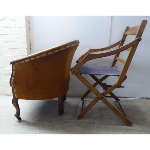 215 - Small furniture: to include a 1930s Georgian design mahogany pedestal table  21