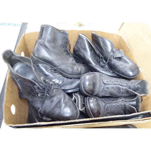 224 - Military and other riding boots, in black hide  various sizes, mostly in pairs(Please Note: this lot... 