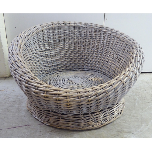 251 - A wicker dog basket  32