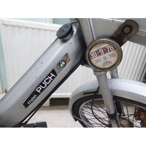 50 - A 1976 Puch Maxi moped, Historic Vehicle, 49cc petrol engine, in silver livery (Vin 6537695 Eng 6537... 