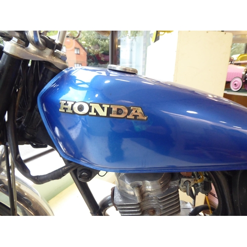 60 - A 1977 Honda CG 125 motorcycle, Historic Vehicle, 124cc petrol engine with blue livery (Vin CG125103... 