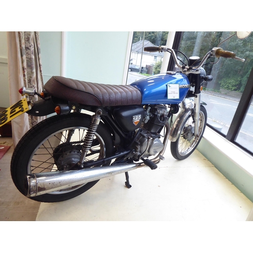 60 - A 1977 Honda CG 125 motorcycle, Historic Vehicle, 124cc petrol engine with blue livery (Vin CG125103... 