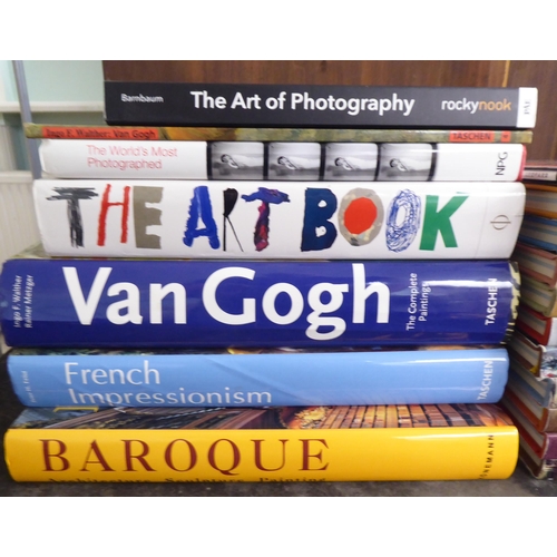 275 - Books, photography and art reference: to include 'The World's Most Photographed' by Robin Muir; and ... 