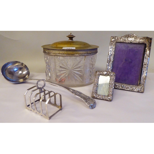 293 - Silver and silver plate: to include an early glass biscuit box with a silver plated, hinged lid ... 