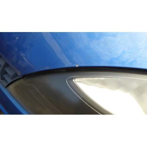 330 - A 2003 Renault Clio Sport hatchback, in blue livery with a 1998cc petrol engine and manual gearbox, ... 