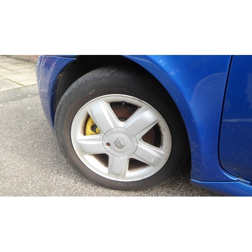 330 - A 2003 Renault Clio Sport hatchback, in blue livery with a 1998cc petrol engine and manual gearbox, ... 