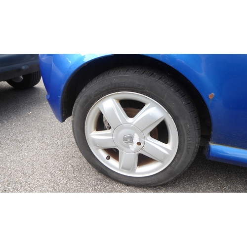 330 - A 2003 Renault Clio Sport hatchback, in blue livery with a 1998cc petrol engine and manual gearbox, ... 