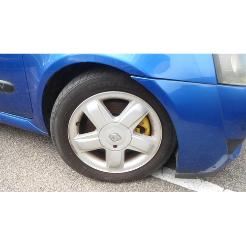 330 - A 2003 Renault Clio Sport hatchback, in blue livery with a 1998cc petrol engine and manual gearbox, ... 