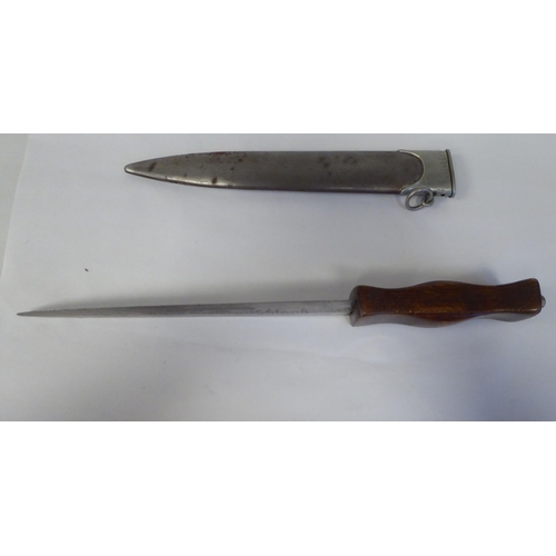 68 - A German dagger with a wooden handgrip, the blade with an engraved motto  9