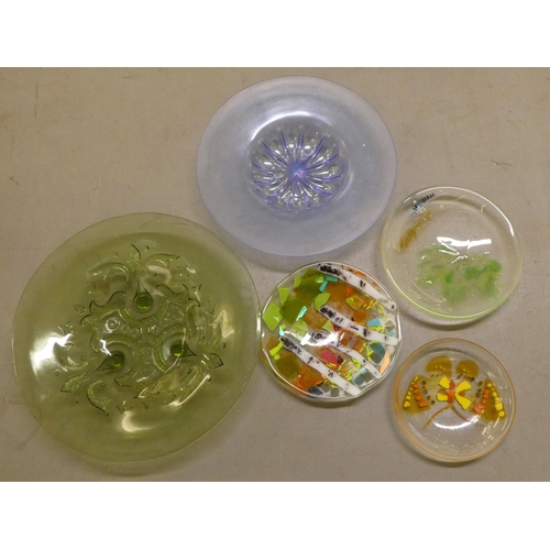 113 - Glassware: to include colourful tableware; and serving plates  mixed sizes