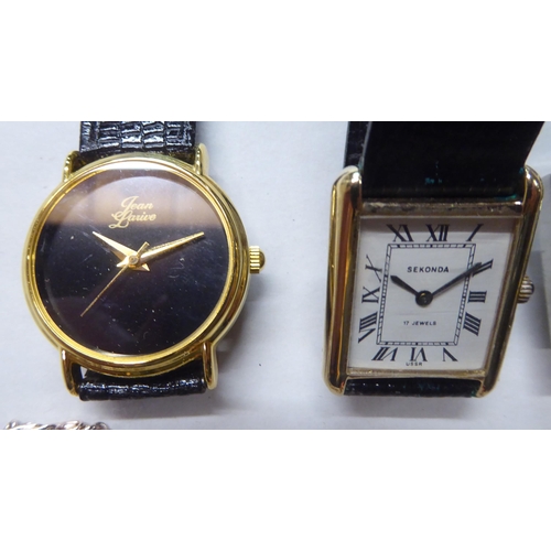 120 - Jewellery and watches: to include a lady's stainless steel bracelet watch