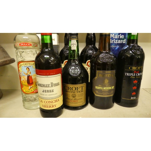 172 - Wines and spirits: to include a bottle of Cockburn's Special Reserve Port