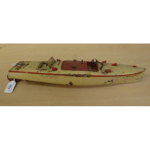 251 - A Hornby tinplate clockwork model, a Racer III speed boat  17