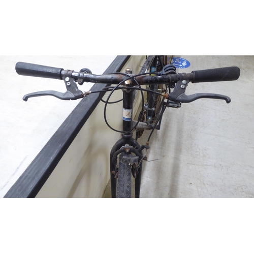 41 - A Universal Rapid Reactor 10 shimano gear technology mountain bike with 25