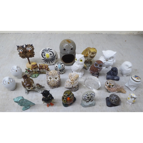 45 - A mixed lot: to include Rosenthal porcelain tableware; and owl ornaments  largest 4