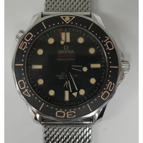 84 - A stainless steel cased and strapped automatic wristwatch 