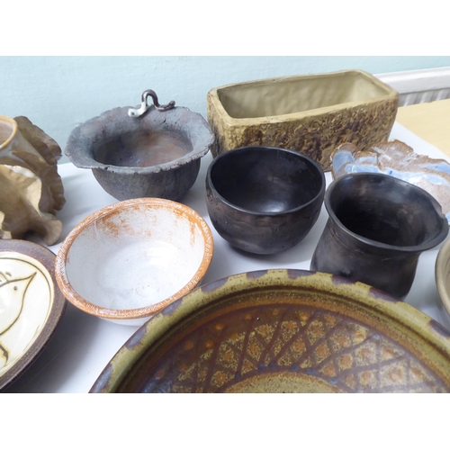 89 - Studio pottery, decorative items and tableware