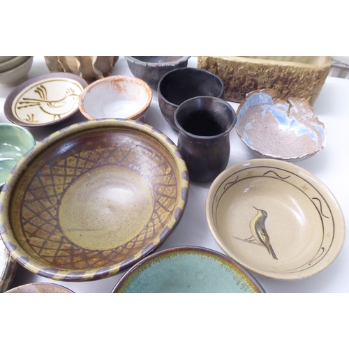 89 - Studio pottery, decorative items and tableware