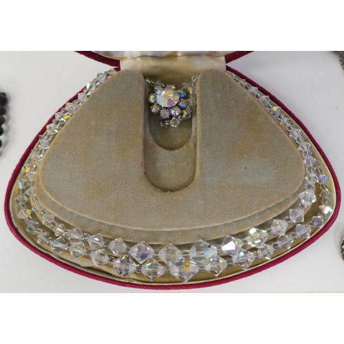 5 - Costume jewellery and items of personal ornament: to include a simulated graduated pearl necklace