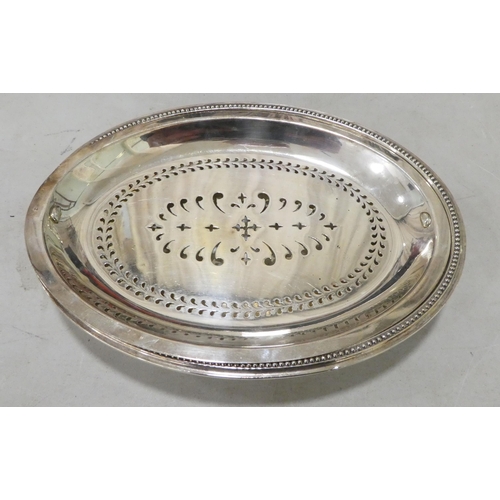 112 - Silver plated tableware: to include lidded tureens