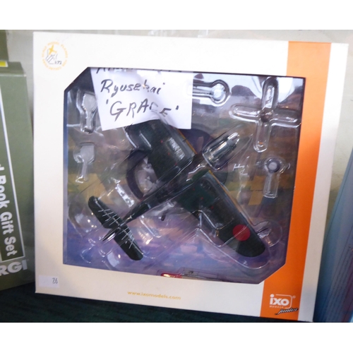 158 - Oxford and other diecast, mainly military aviation themed collectables: to include the 'Front Line S... 