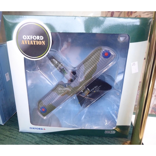 158 - Oxford and other diecast, mainly military aviation themed collectables: to include the 'Front Line S... 