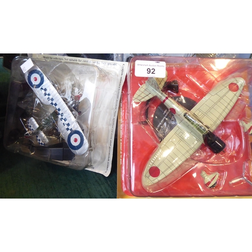 158 - Oxford and other diecast, mainly military aviation themed collectables: to include the 'Front Line S... 