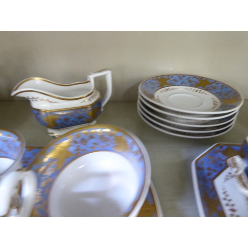 166 - A part set of Spode Felspar porcelain teaware: to include a teapot, sucrier and milk jug