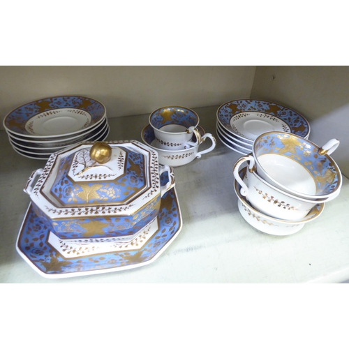 166 - A part set of Spode Felspar porcelain teaware: to include a teapot, sucrier and milk jug