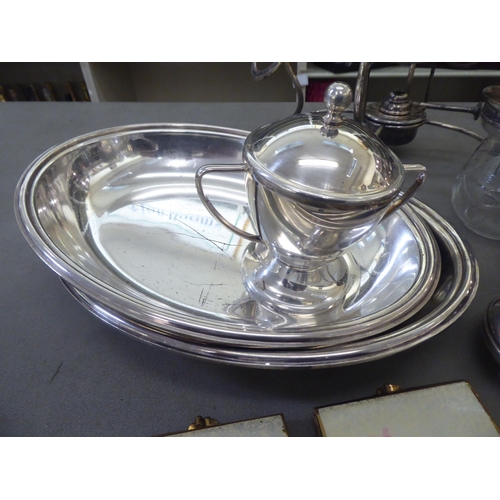 198 - Silver plate and other tableware: to include an entrée dish with a burner stand 