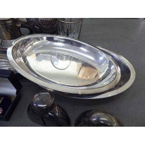 198 - Silver plate and other tableware: to include an entrée dish with a burner stand 