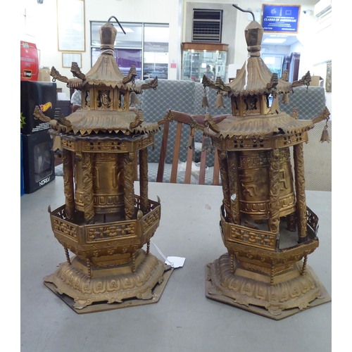 223 - A pair of cast metal prayer wheels, fashioned as pagodas  15