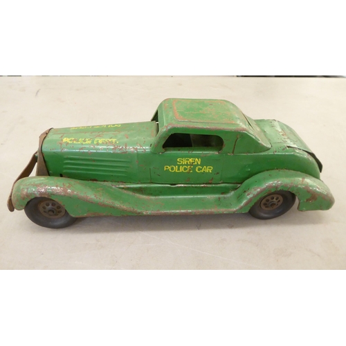 250 - A 1930s Marx Toys tinplate clockwork siren police car