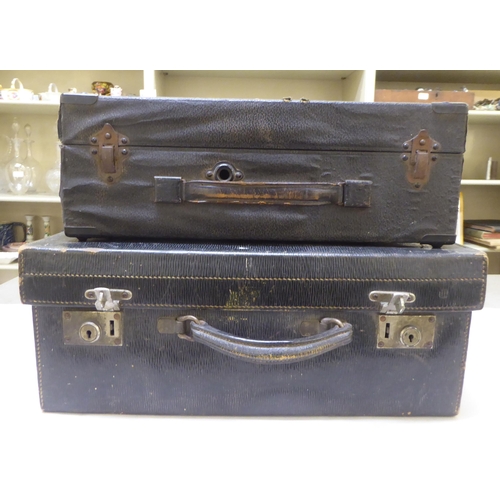 253 - A vintage portable HMV gramophone, in a hard carrying case  5.5