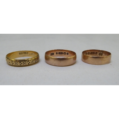 293 - Three 9ct gold wedding rings 