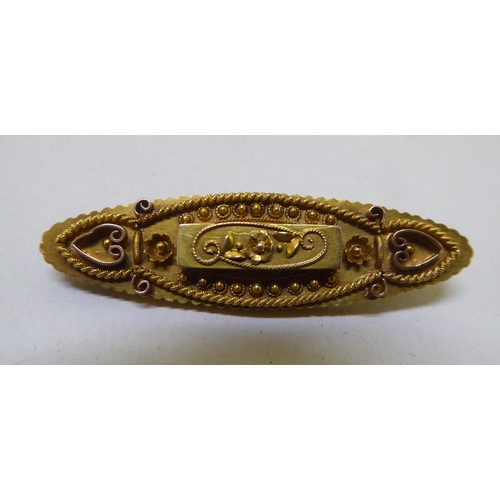 294 - A late Victorian 15ct gold oval brooch 