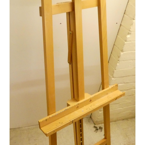 40 - A modern Artistik folding beech artist's easel  81