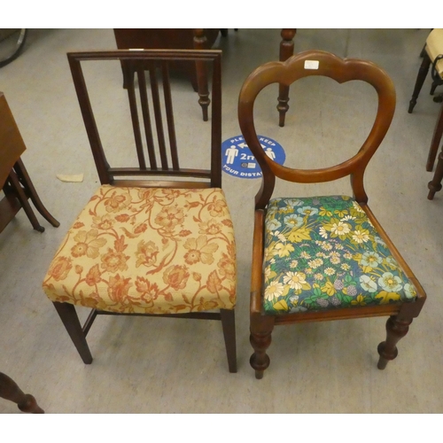 167 - An early 19thC mahogany framed and upholstered bar back dining chair, raised on square, tapered legs... 