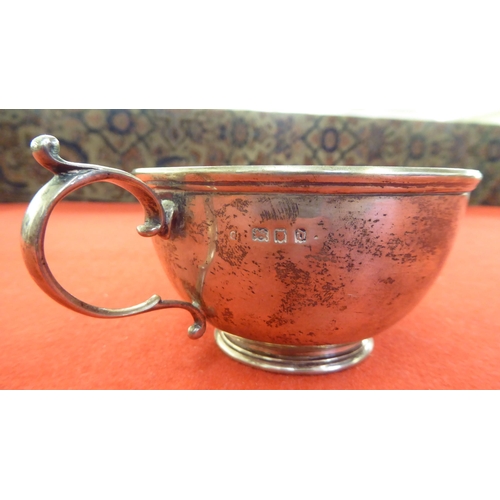 231 - A silver twin handled bowl  London 1919  4