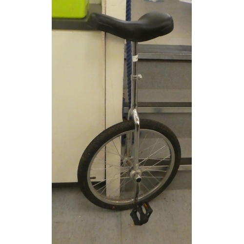 380 - A modern unicycle  20