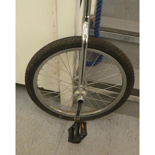 380 - A modern unicycle  20