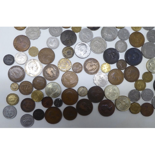 137 - Uncollated British and foreign coins and banknotes: to include pre-Euro currency