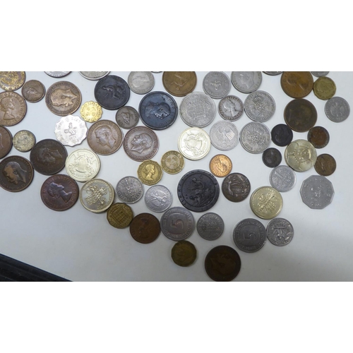 137 - Uncollated British and foreign coins and banknotes: to include pre-Euro currency