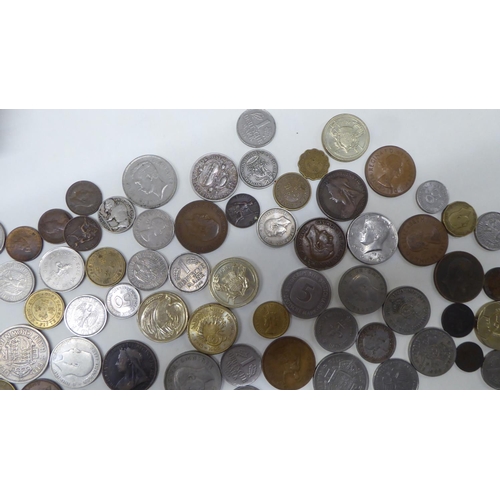 137 - Uncollated British and foreign coins and banknotes: to include pre-Euro currency