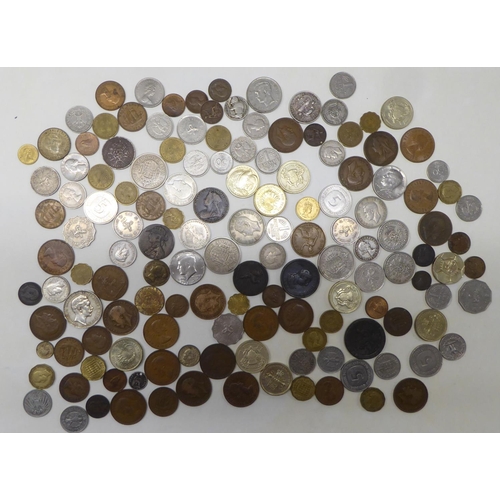 137 - Uncollated British and foreign coins and banknotes: to include pre-Euro currency