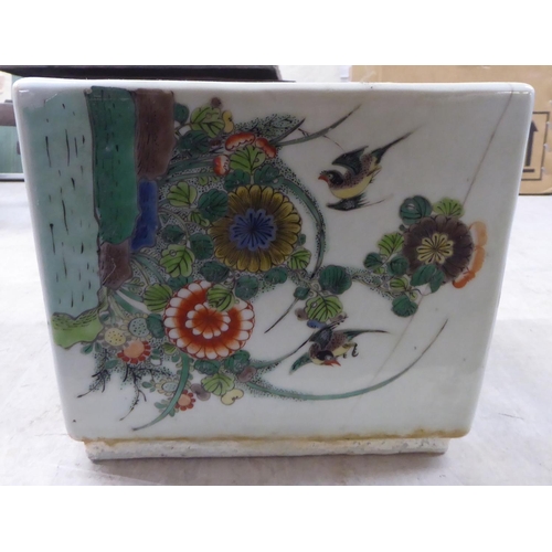 163 - A 19thC Chinese porcelain box design planter, decorated with birds and flora  7