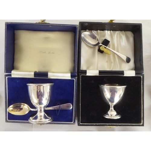 184 - Silver and white metal collectables: to include two Christening egg cups and spoons  boxed  mixed ma... 