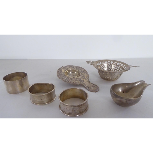 184 - Silver and white metal collectables: to include two Christening egg cups and spoons  boxed  mixed ma... 