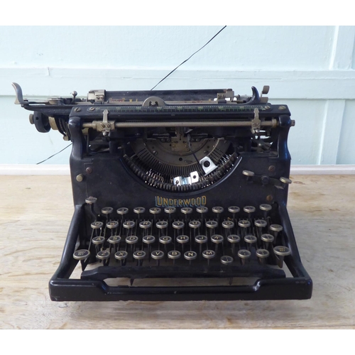 215 - A vintage Underwood manual typewriter