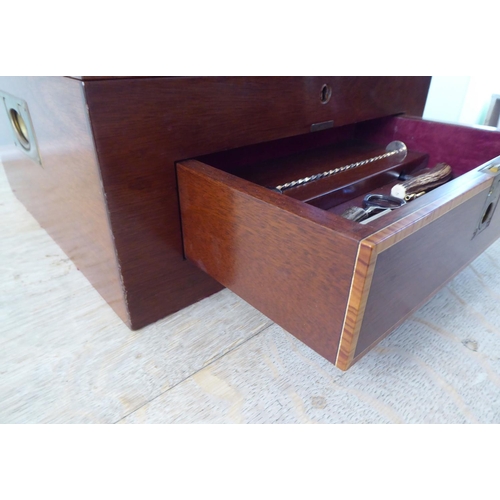 233 - A reproduction of an Edwardian presentation crossbanded string and ebony inlaid mahogany box with st... 